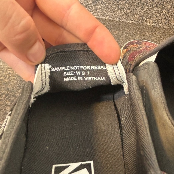 Rare Vans SAMPLE Exclusive Antique Tapestry Flowers Design Slip On Size Women 7 - Picture 12 of 12